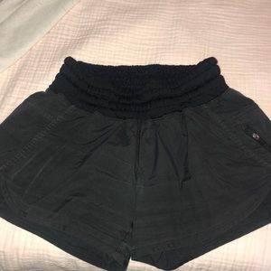 lululemon tracker shorts